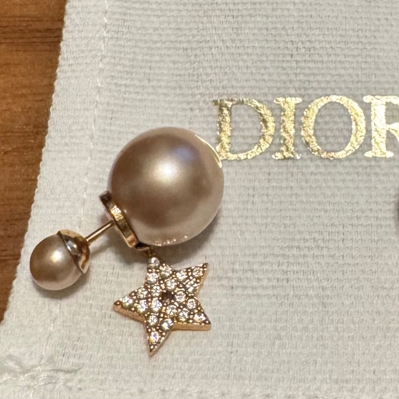 Christian Dior Custom Jewelery Pearls Stud Earrings - Picture 2 of 6